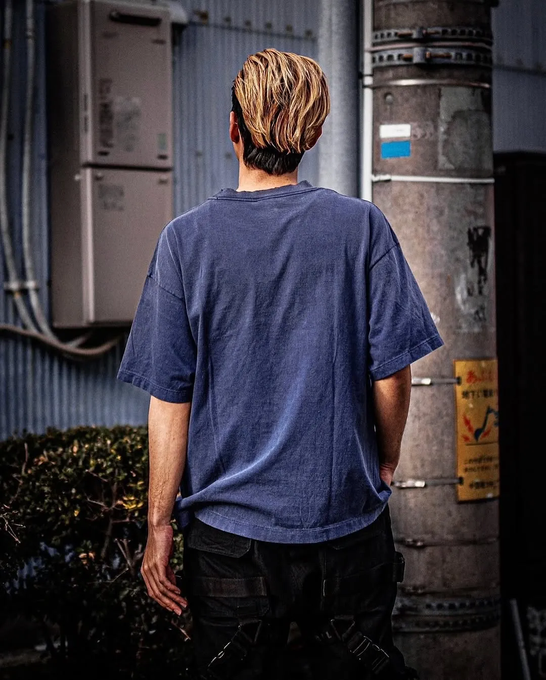SAINT Mxxxxxx × Ghost in the Shell GS_SS TEE/GST IN THE SHELL/NVY Ghost in the Shell co-branded distressed short-sleeves White-haired plain character TEE Washed blue S-XL Look for the cylindrical fabric with no side seams. The open width is almost meaningless Asut ready-made garments dyed The whole piece is sprayed with horsetail. The collar and cuffs are faded. The collar and cuffs are frayed. Many hangings are worn. The oversized printing position restores the authenticity level. Customized joint main mark/wash mark/with little angel anti-counterfeiting mark